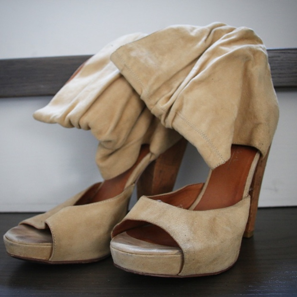 Funky and stylish suede pumps